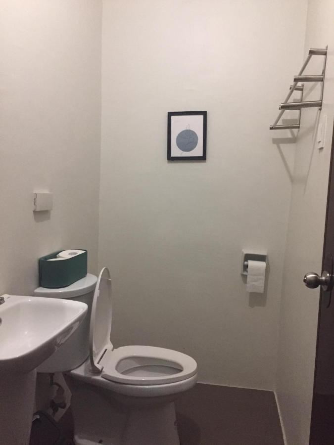 Mactan Airport Guesthouse Мактан Стая снимка